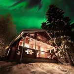 Chalet Lapland Aurora Riverside Raiskio