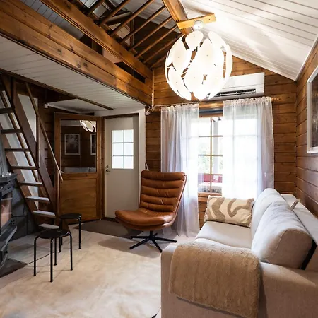 Lapland Aurora Riverside Chalet Raiskio