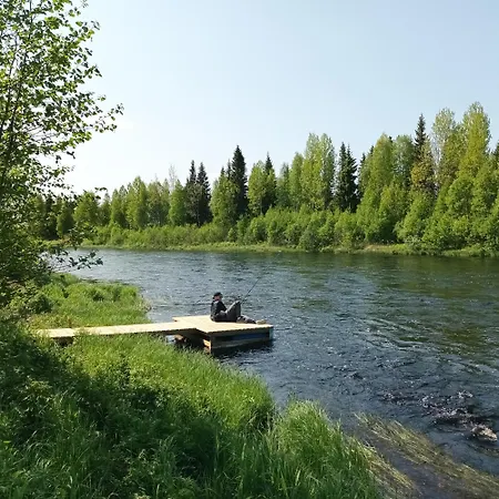 Lapland Aurora Riverside Chalet *