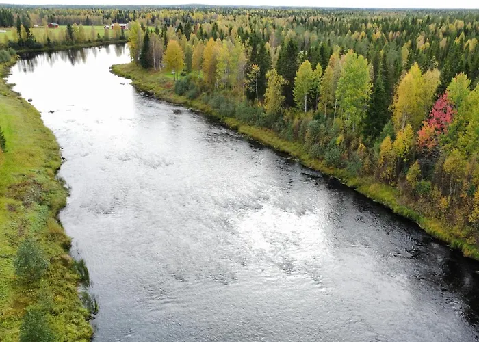 Lapland Aurora Riverside Chalet Raiskio